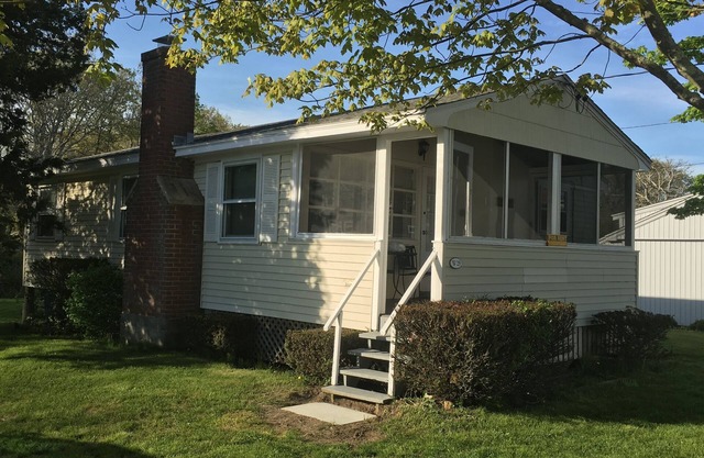 Hawks Nest Beach Cottage-Vistas de Long Island Sound-Tranquil + Relax-3br
