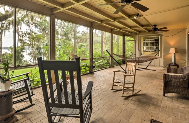 Lakefront Florida Apartment w / Boat House & Kayak!