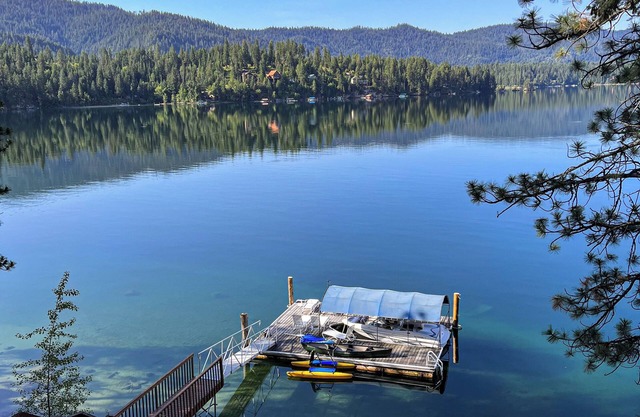 Hayden Lake, Idaho, Waterfront Family Retreat - great water fun & fishing!