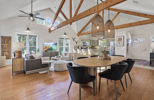 Haydon House in Dripping Springs | Modern 2/2 with Relaxing Outdoor Living Space