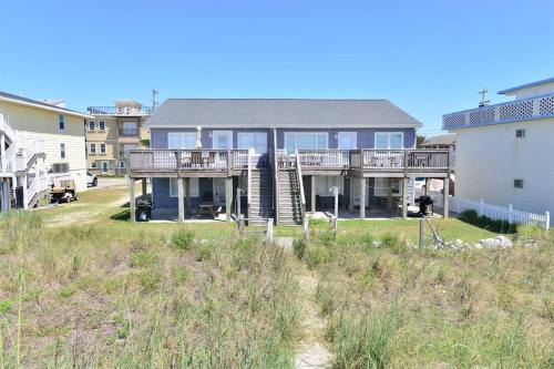 HAZELS CHILD II Beach House DIRECT OCEANFRONT Ocean and Pier Views
