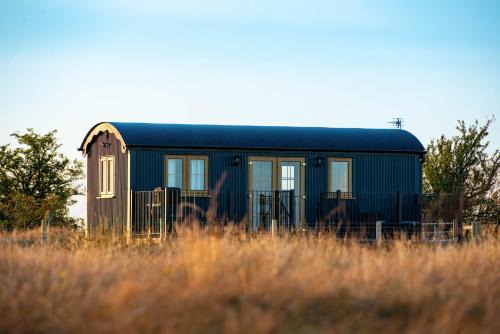 Head For The Hills Glamping - Shepherd's Hut