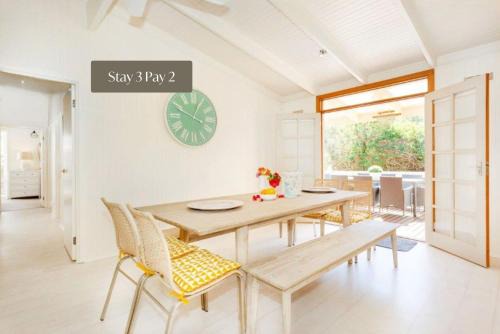 Heales Hideaway Dromana steps to the beach