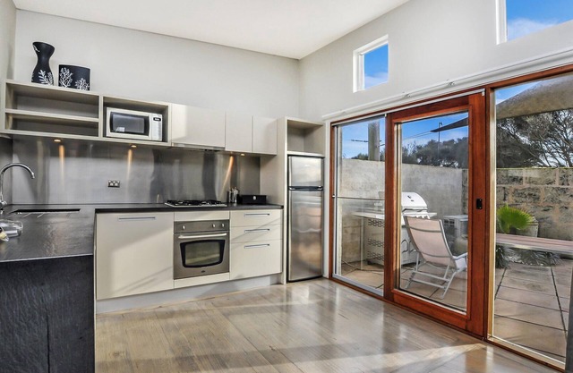 Hearns Beachside Villa 1