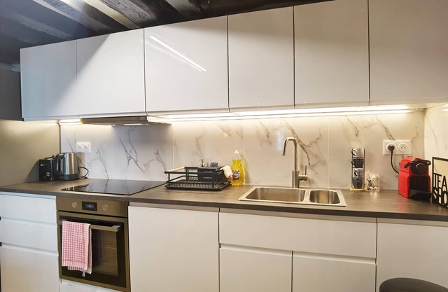 Heart of Paris 75002/near metro/60m2 2 bdrs apt