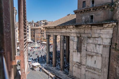 Heart of Rome - Pantheon View