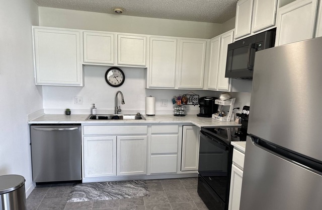 Heartland Hideaway is close to downtown, Kinnick Stadium, UIHC and Carver