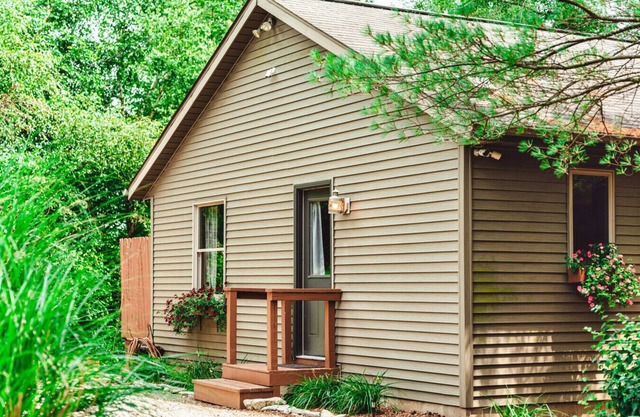 Private Forest Cabin | King Bed | Old Man's Cave