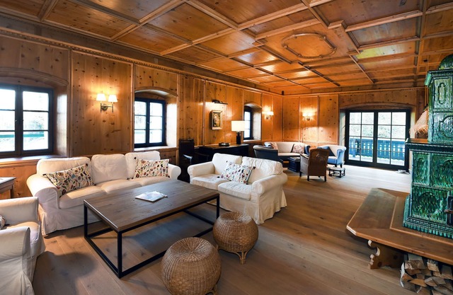 Heated Pool - Sauna - Library - Games Room