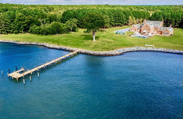 Heated Pool- CHESAPEAKE MANSION - 12,000 SQFT/30 ACRES/HUGE POLYWOOD PLAYGROUND