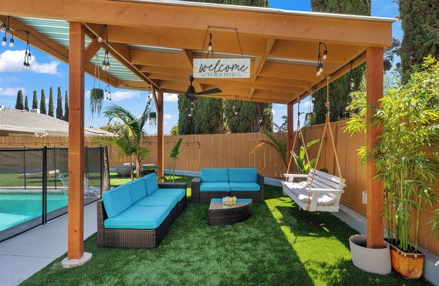 Heated Pool+Gazebo+Fully Stocked Kitchen & Snacks