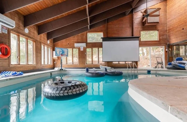 Cozy Log Cabin with Heated Pool