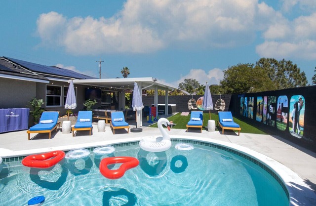 Heated Pool, Hot Tub, Chef, 10min to Beach