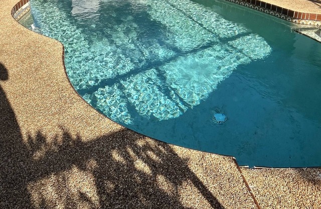 !HEATED POOL/LANAI-BBQCANAL WATERFRONT-NEAR BEACH/GOLF/PARK/TENNIS/RESTAURANTS!