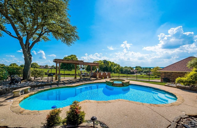 Heated Pool & Spa! Pool Table! Sleeps 14-16 Adults