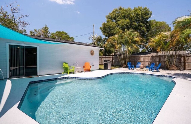 Heated Pool-Beaches-St Pete-Pet Friendly