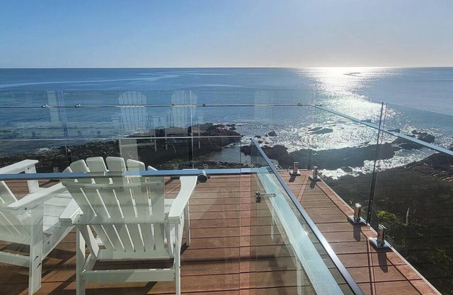 Heathcliff1 Luxury Couples Retreat with Stunning Coastal Views!