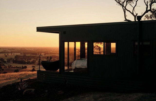 Luxury Winery Stay with Sweeping Hilltop Views