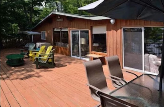 HEAVEN IN MUSKOKA, BEAUTIFUL COTTAGE,.SUPER VIEWS, XXL DECK, & FLOATING DOCK.