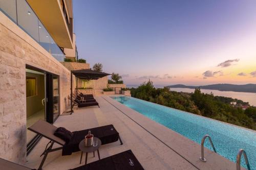 Heavenly Dubrovnik Villa 5 Bedrooms Villa Orasac Waterfront 1 Magnificent Sea Views & Private Infinity Pool Orasac