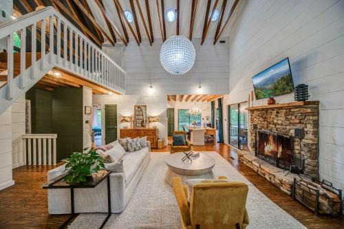 Heavenly mountain escape in Big Canoe Golf & Lake