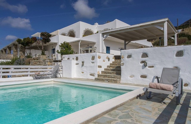 Heavenly Paros Villa | Villa Emerald Cove | 4 Bedrooms | Fully Airconditioned with Infinity Pool & Private Gardens & Sea Views | Agia Irini