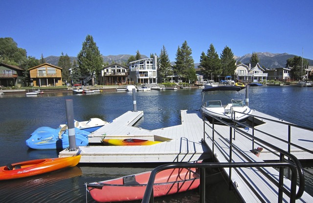 Espectacular Waterfront Home-Dock-Hot Tub-Pool Table-Wifi!