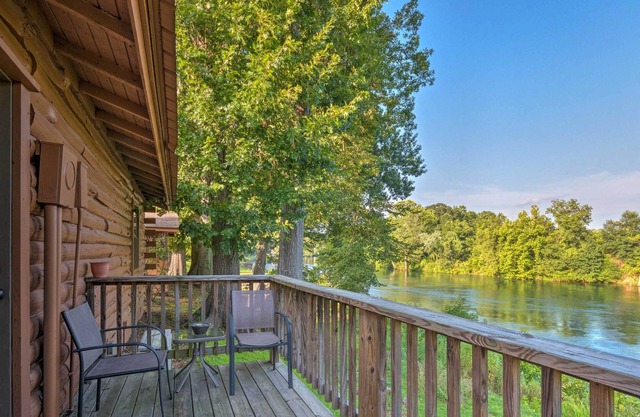 ¡NUEVO! Cabaña frente al río Heber Springs con muelle compartido
