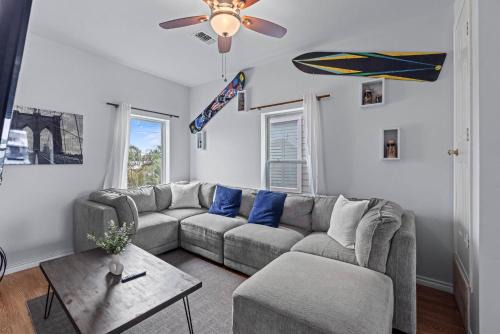 Heights Apt Nr Downtown Terrace Yard Desk Wifi