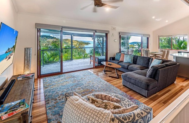 Heliconia 10 Newly Renovated Centrally Located House Hamilton Island