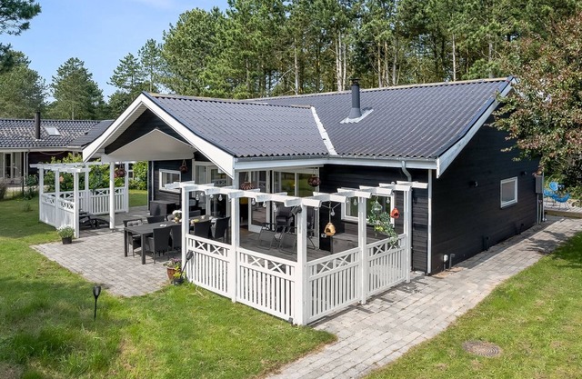 "Helin" - 800m from the sea by Interhome