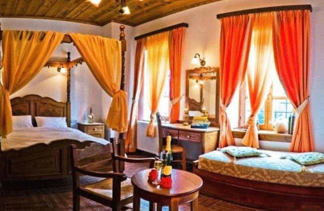 Heliodora Superior Triple Room 5