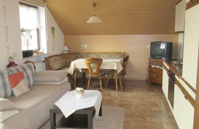 Apartamento luminoso con 2 dormitorios y balcón