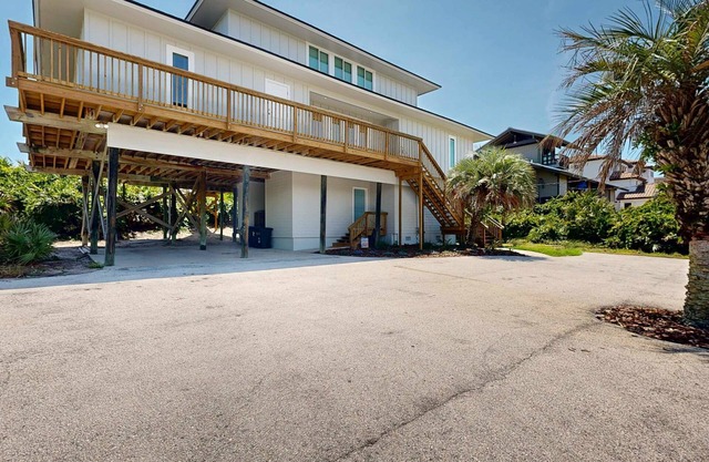 Hello Beach | Wren Beach Rentals by Portoro