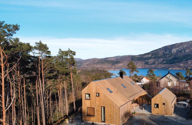 Helt ny hytte med båt inkludert! I nærheten av preikestolen!