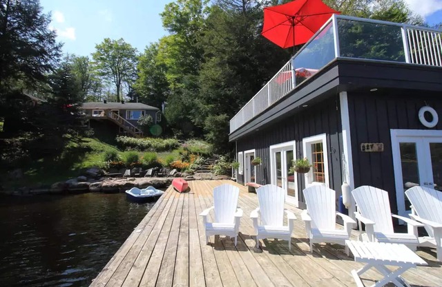 Hemlock Hideaway-Four Seasons on Lake Muskoka