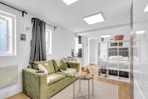 Hendon Studio Bungalow - Easy Bus to Wembley Stadium, Parking