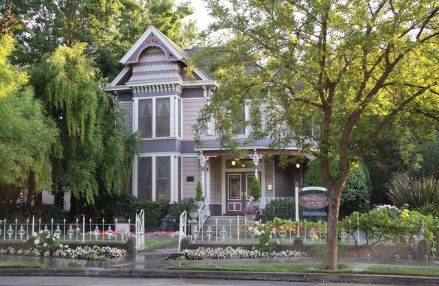 Hennessey House