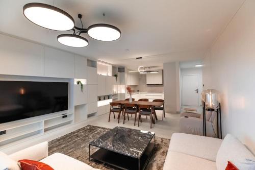 Henry's Appt with a private Suite 415 - Shared kitchen