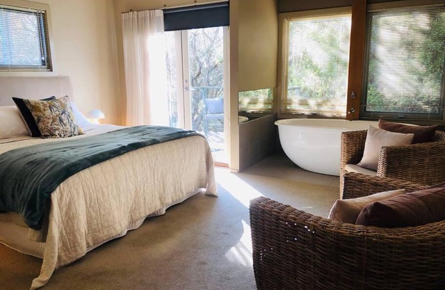 Hepburn hideaway studio