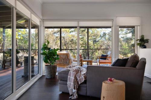Hepburn Springs Retreat- stylish & light-filled