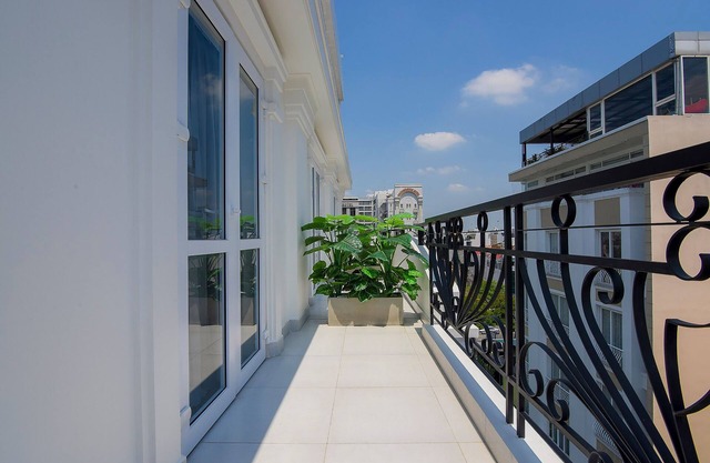 Hera Hotel