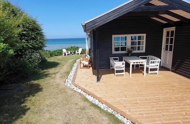 Here you live almost "on the beach" in.