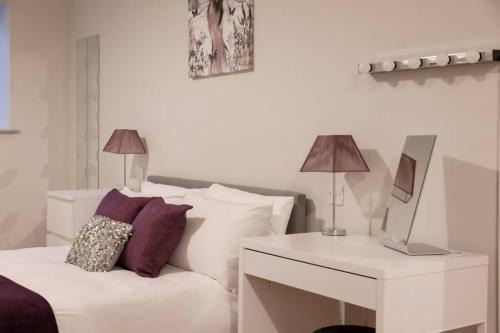 Hereford City Centre - Apartment 2, Isabella House - Modern Apartment In The Heart of The City - Sleeps 2 Guests - Hosted by RENTMYHOUSE