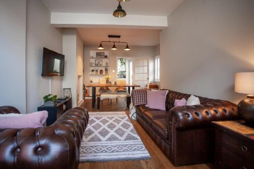 Hereford City - St Owens Terrace - Comfortable & Spacious Well Presented Three Storey House, Perfect For a Weekend Away & Exploring The City On Foot - Hosted By RENTMYHOUSE
