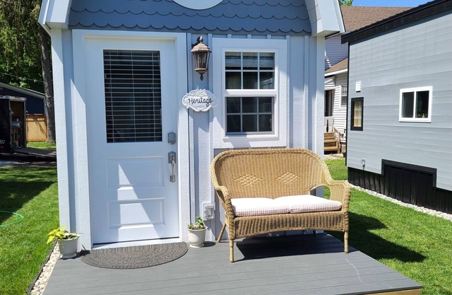 Heritage House - Tiny Digs Lakeshore