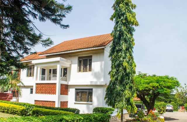 Heritage Park Hotel