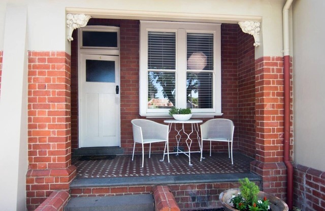 Heritage Studio Walk to Geelong Waterfront