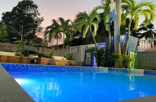 Hermosa casa playera para estrenar a 1 min de la playa .