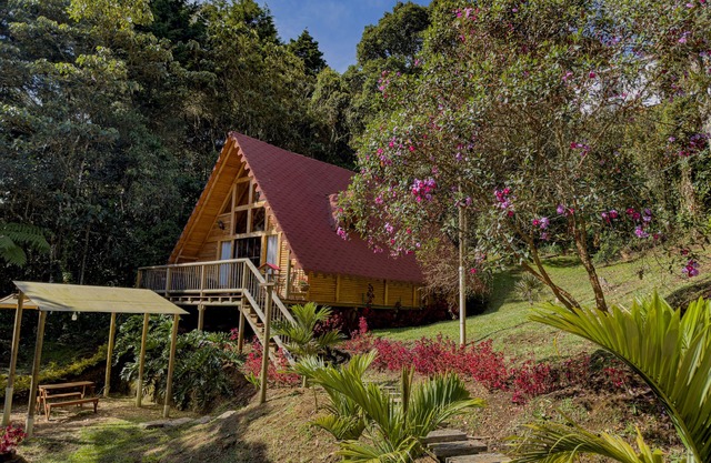 Espectacular Cabaña con Jacuzzi en Medellín